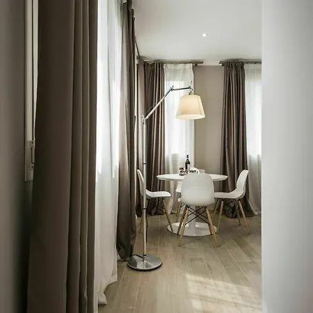 Myplace Largo Europa Apartament